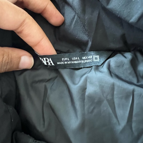 Zara Black Color Block Dual Texture Puffer Vest - Picture 9 of 10